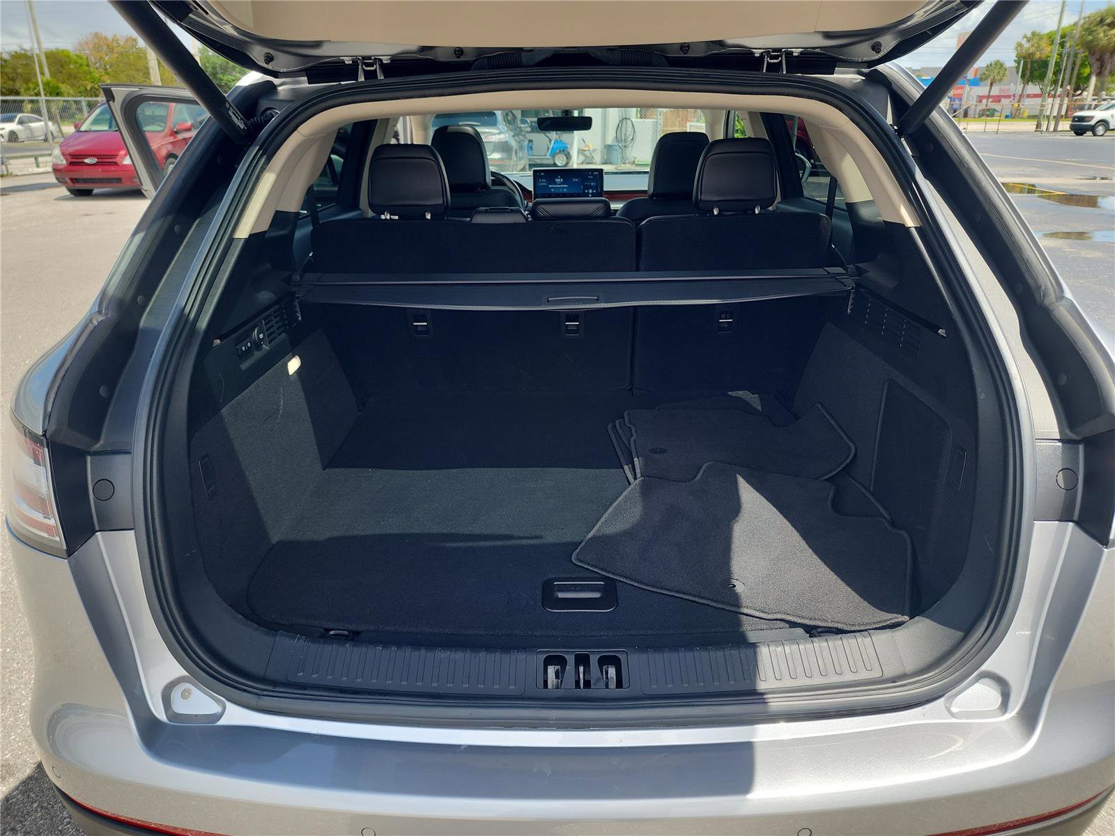 Used 2022 Lincoln Nautilus Reserve image 19