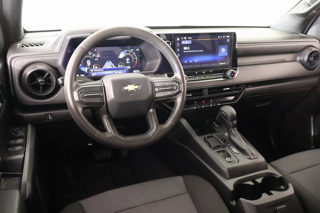 Used 2024 Chevrolet Colorado W/T image 2