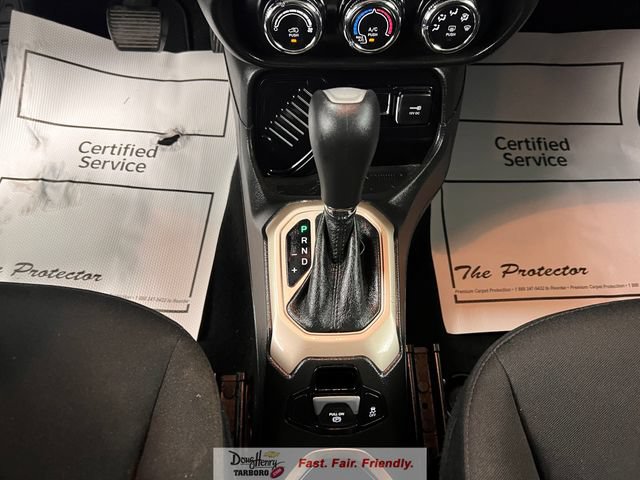 Used 2017 Jeep Renegade Latitude FWD image 47
