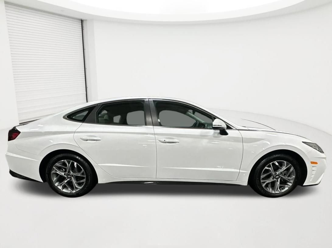 Certified 2023 Hyundai Sonata SEL w/ Preferred Accessory Package FWD image 4
