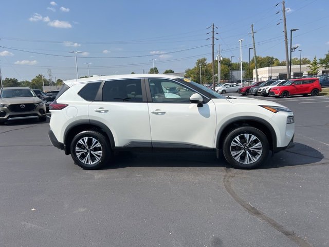 Used 2023 Nissan Rogue SV image 4