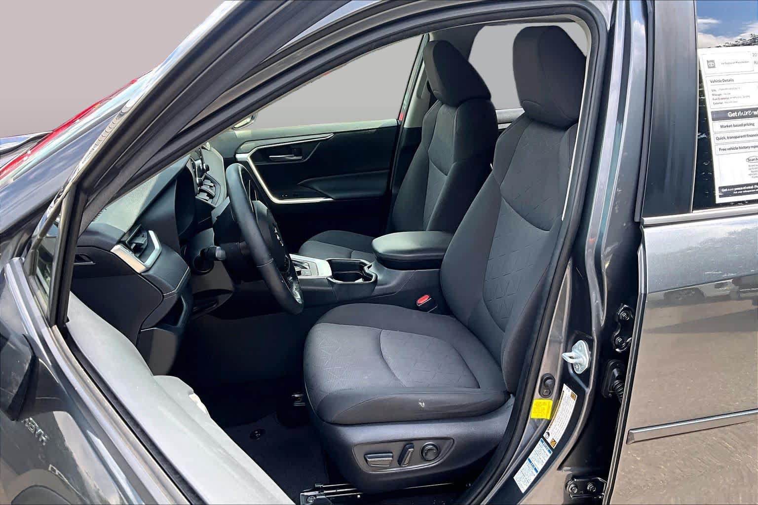 Used 2019 Toyota RAV4 XLE w/ Convenience Package AWD/4WD image 9