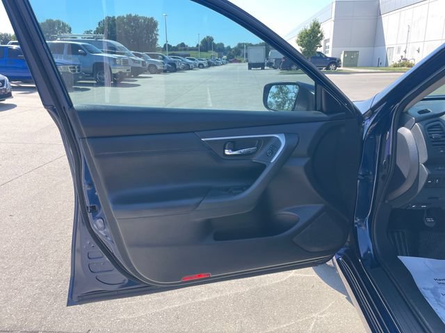 Used 2016 Nissan Altima 2.5 SR w/ LED Appearance Package FWD image 20