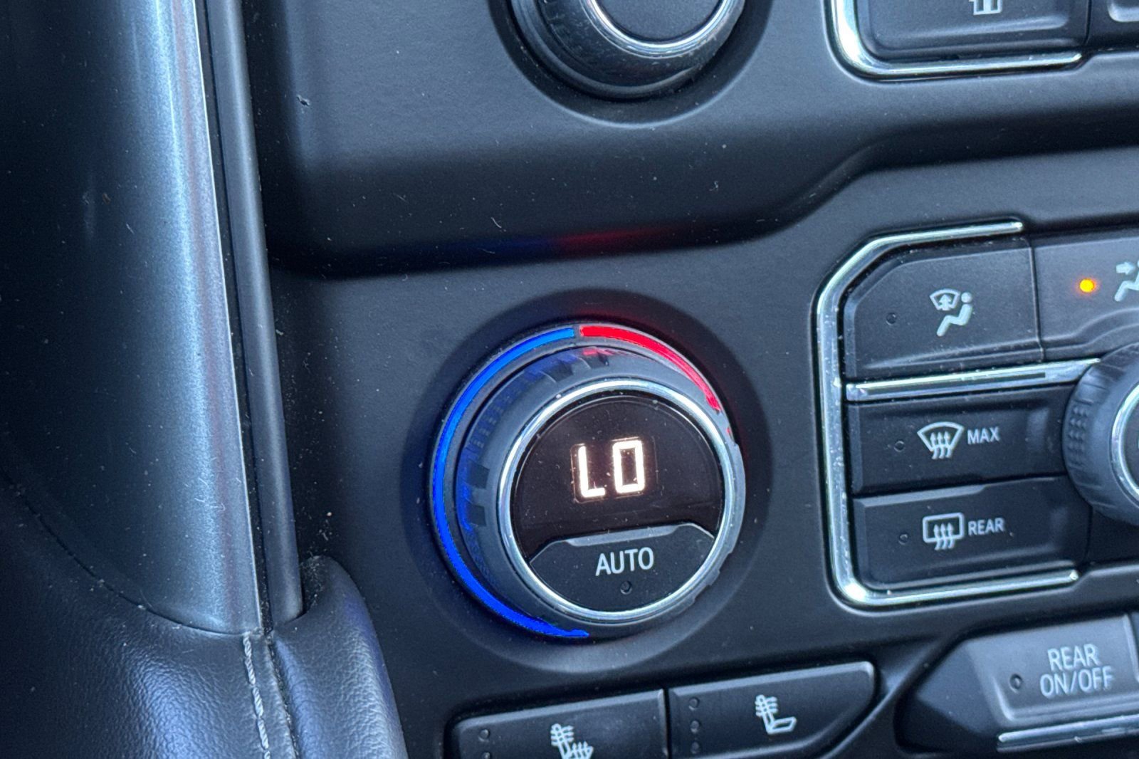 Used 2022 Chevrolet Tahoe Z71 w/ Off-Road Capability Package image 29