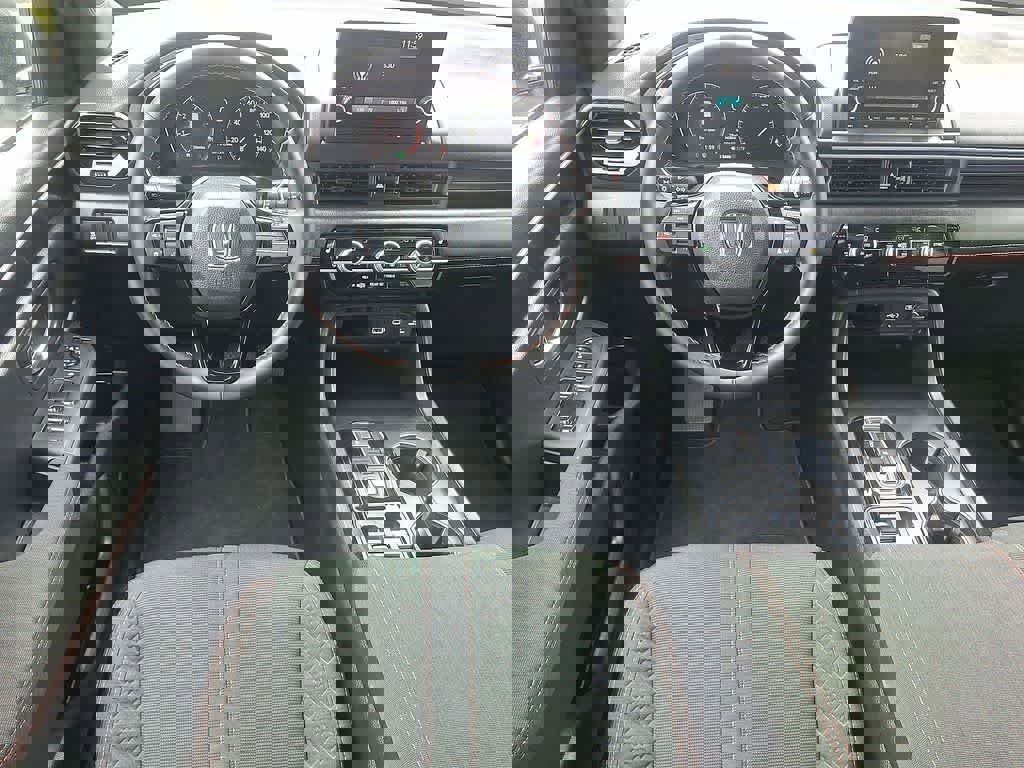 Certified 2025 Honda Pilot Sport image 21