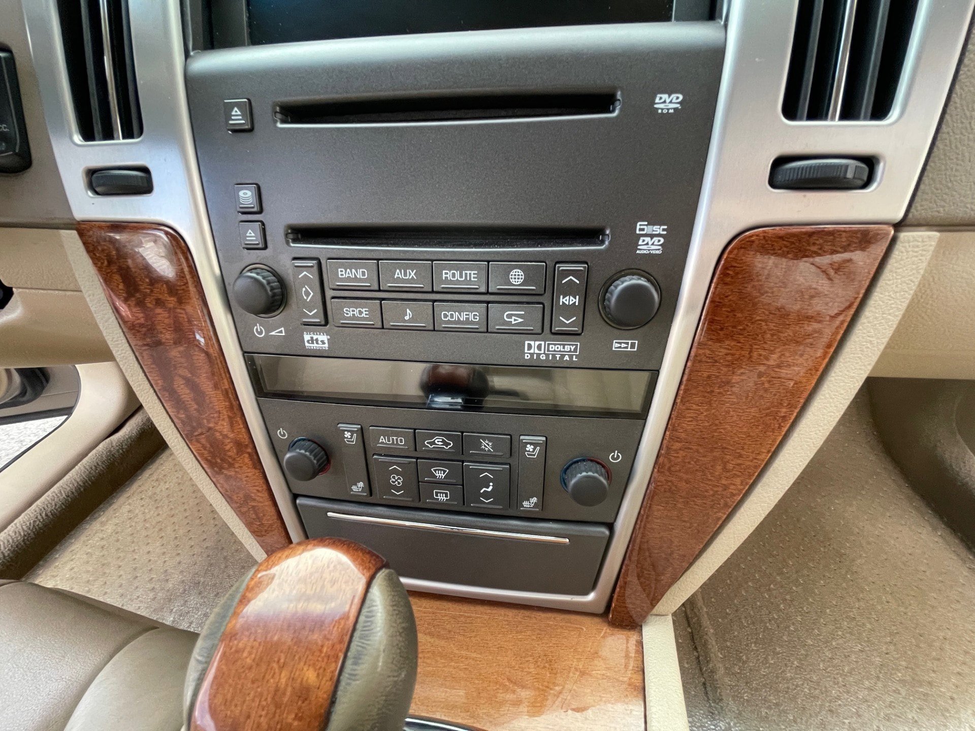 Used 2008 Cadillac STS w/ Preferred Equipment Group RWD image 18
