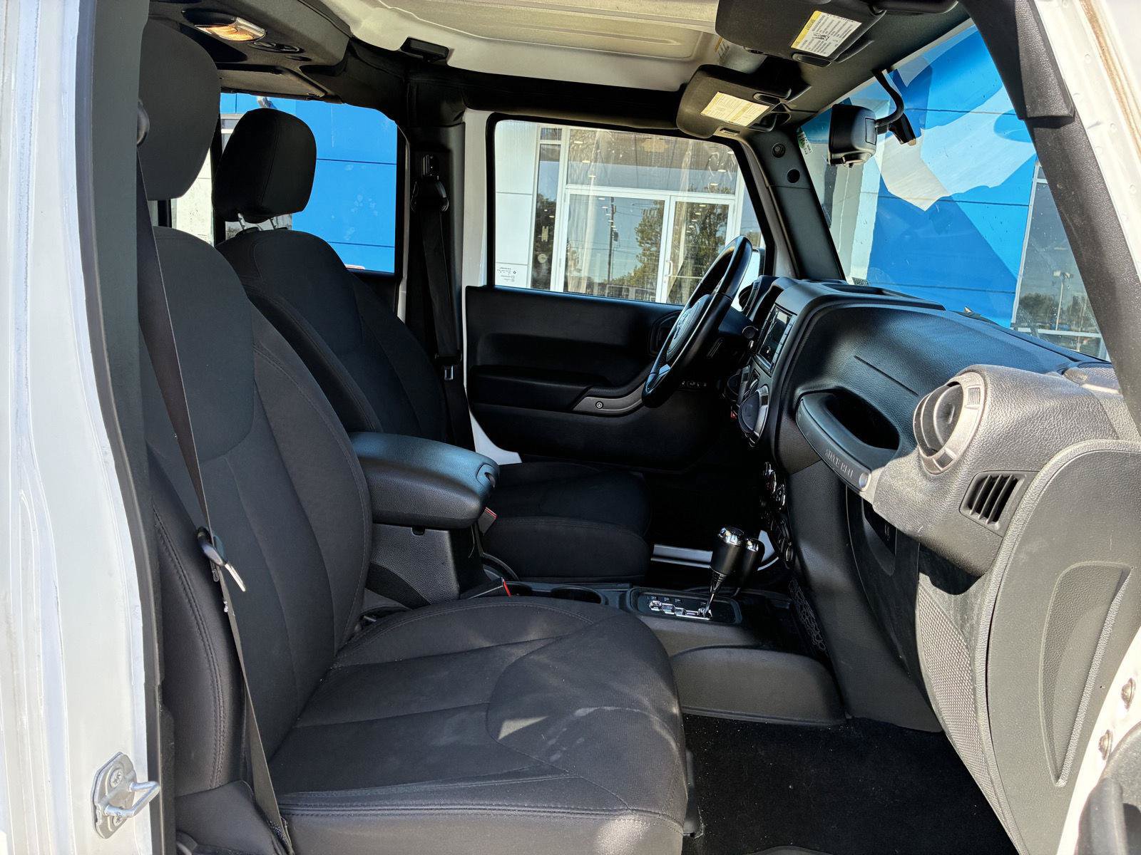 Used 2018 Jeep Wrangler Unlimited Sport S AWD/4WD image 9