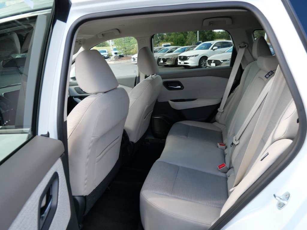 Used 2022 Nissan Rogue SV AWD/4WD image 11