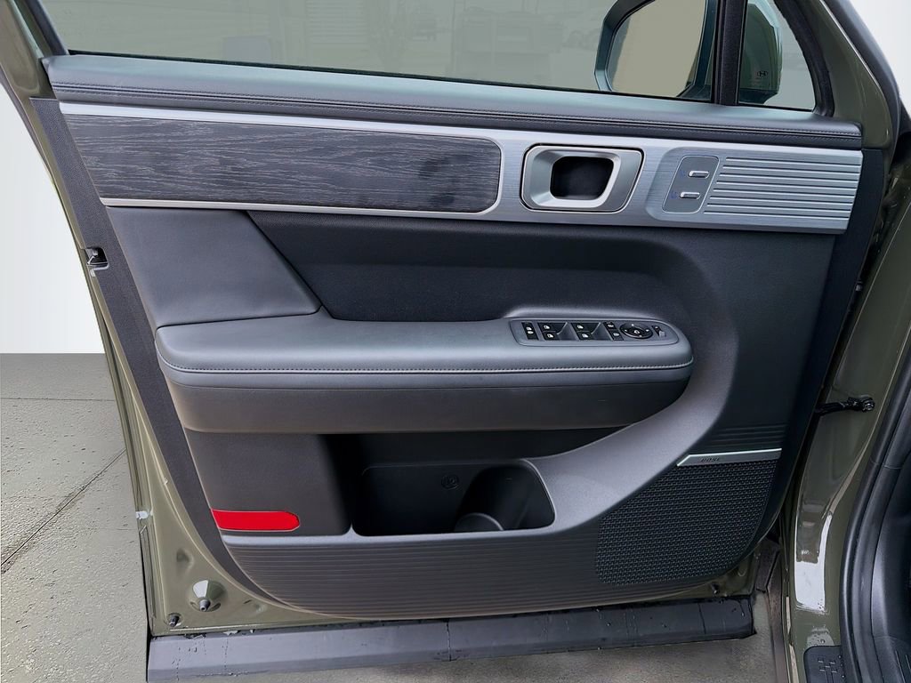 Used 2025 Hyundai Santa Fe Limited image 24