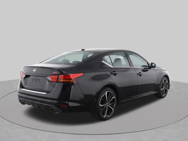 Used 2023 Nissan Altima 2.5 SR FWD image 3