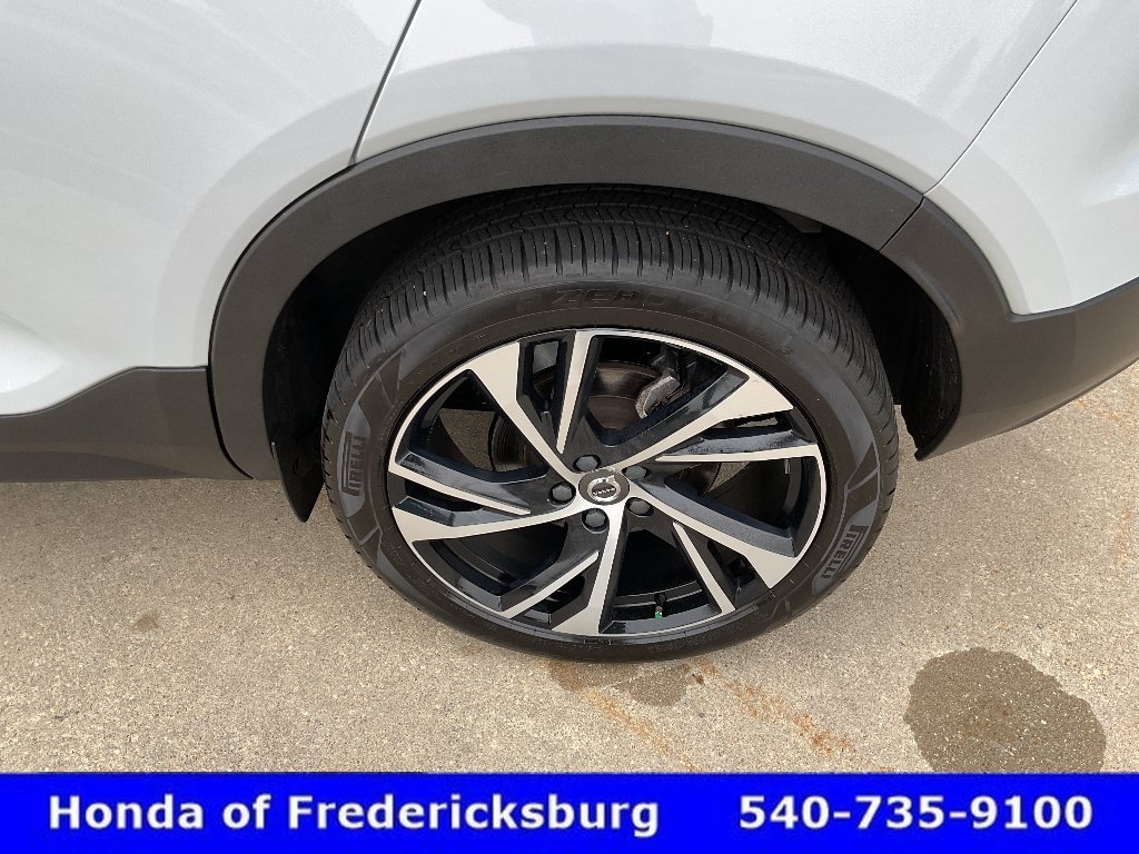 Used 2020 Volvo XC40 T5 R-Design AWD/4WD image 11