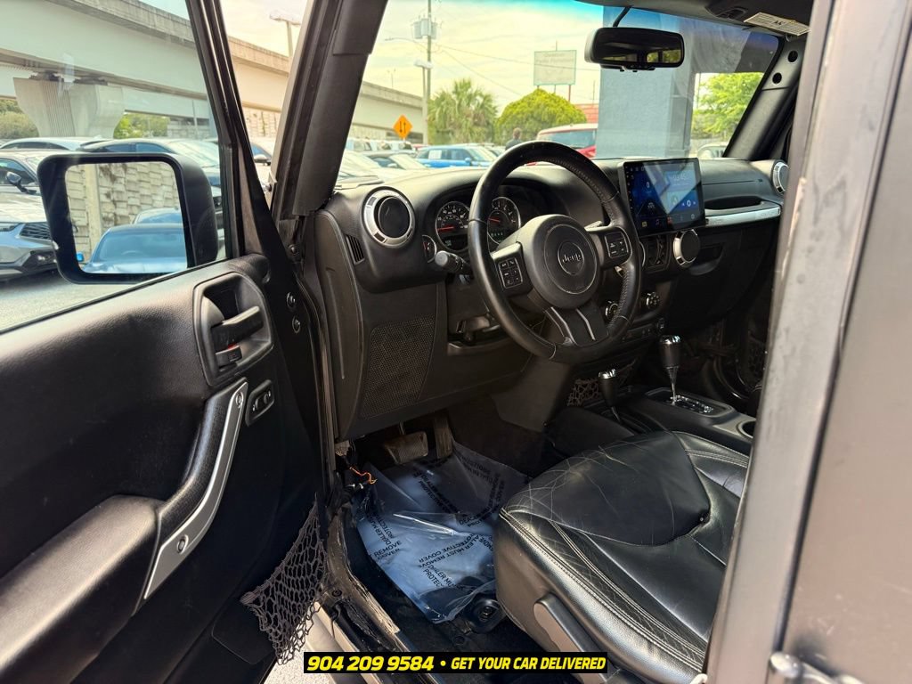 Used 2017 Jeep Wrangler Unlimited Sahara w/ Dual Top Group AWD/4WD image 18