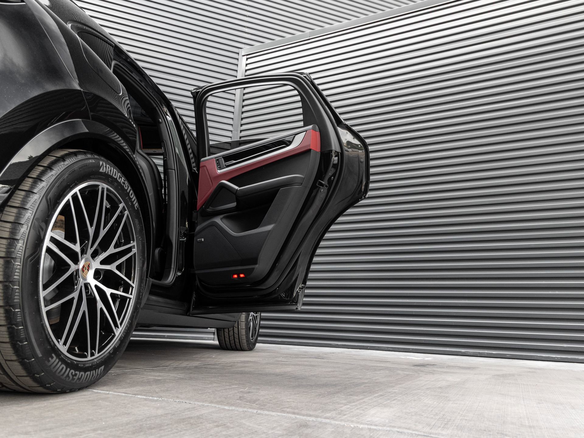 New 2026 Porsche Cayenne E-Hybrid Coupe image 35