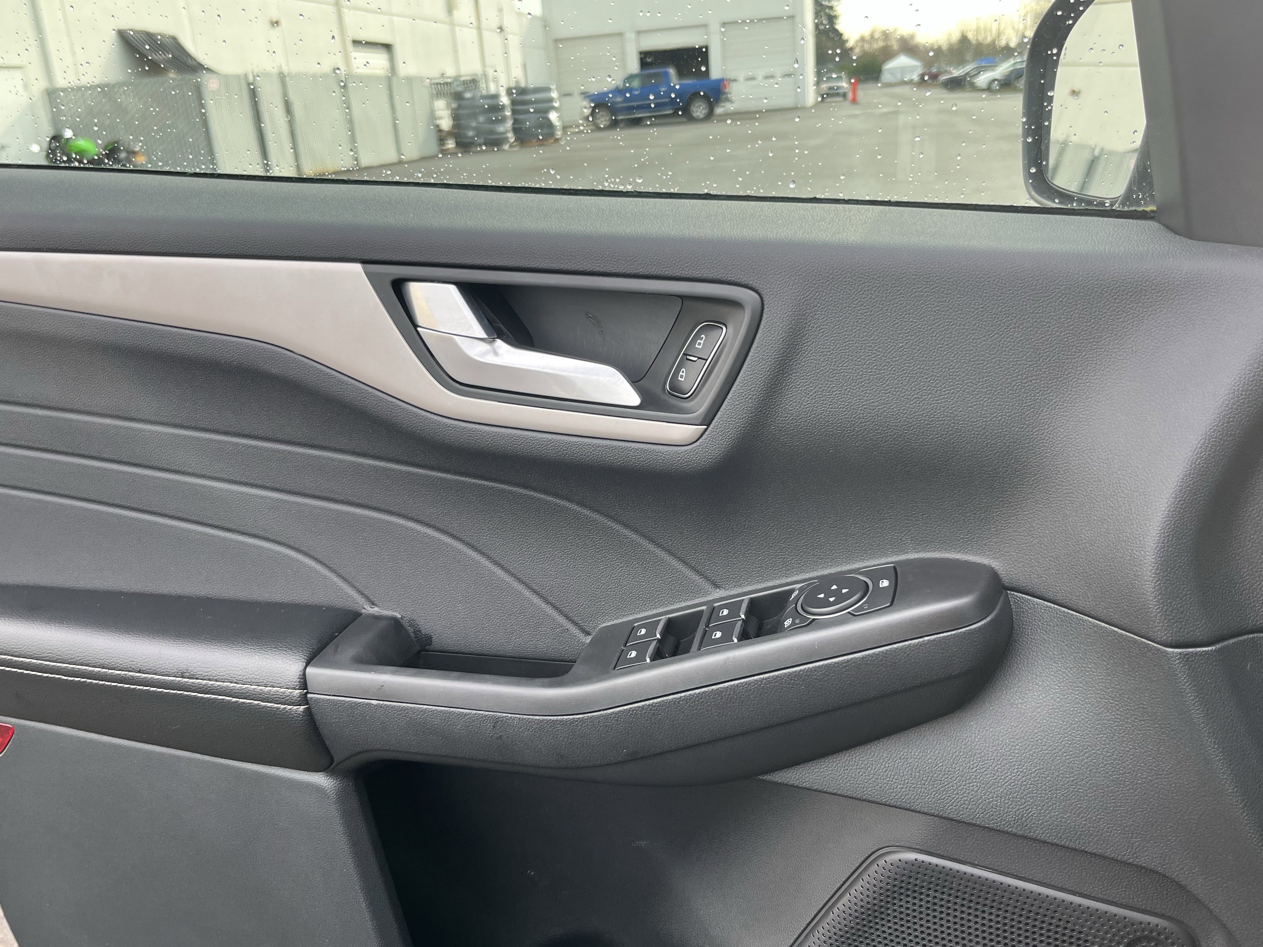 Used 2021 Ford Escape SE w/ Convenience Package image 25