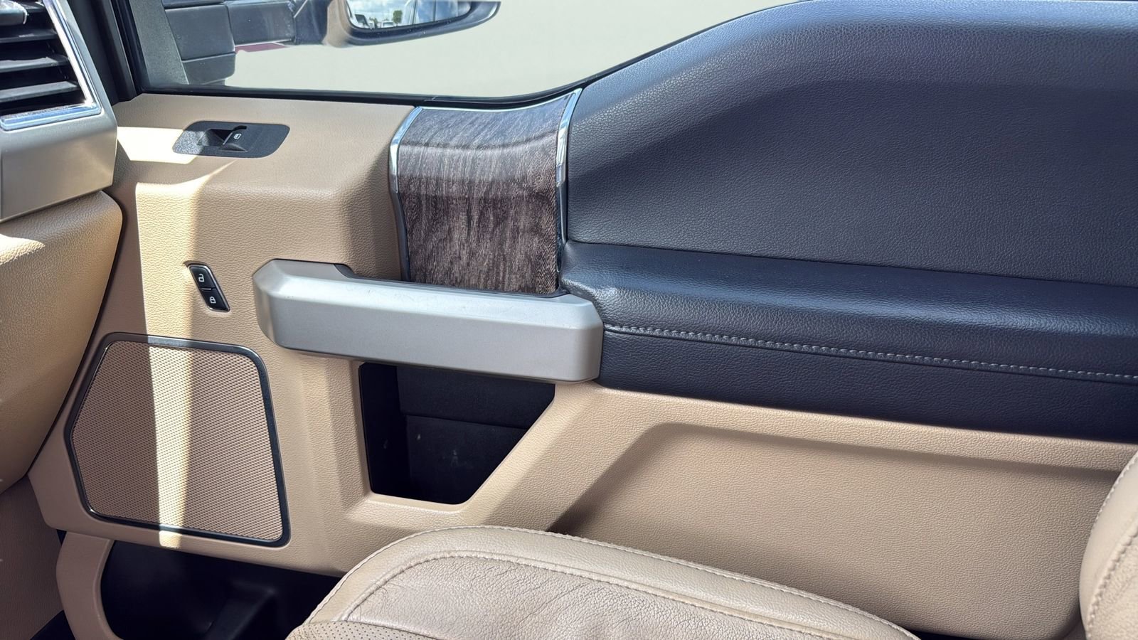 Used 2018 Ford F250 Lariat w/ Lariat Ultimate Package image 21