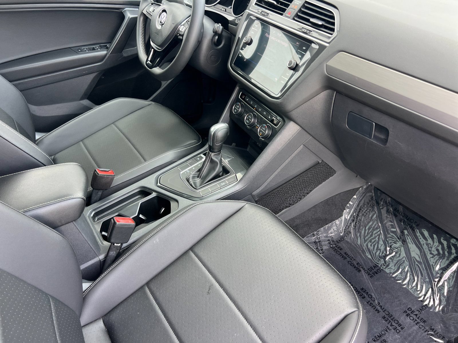 Used 2021 Volkswagen Tiguan SE FWD image 19