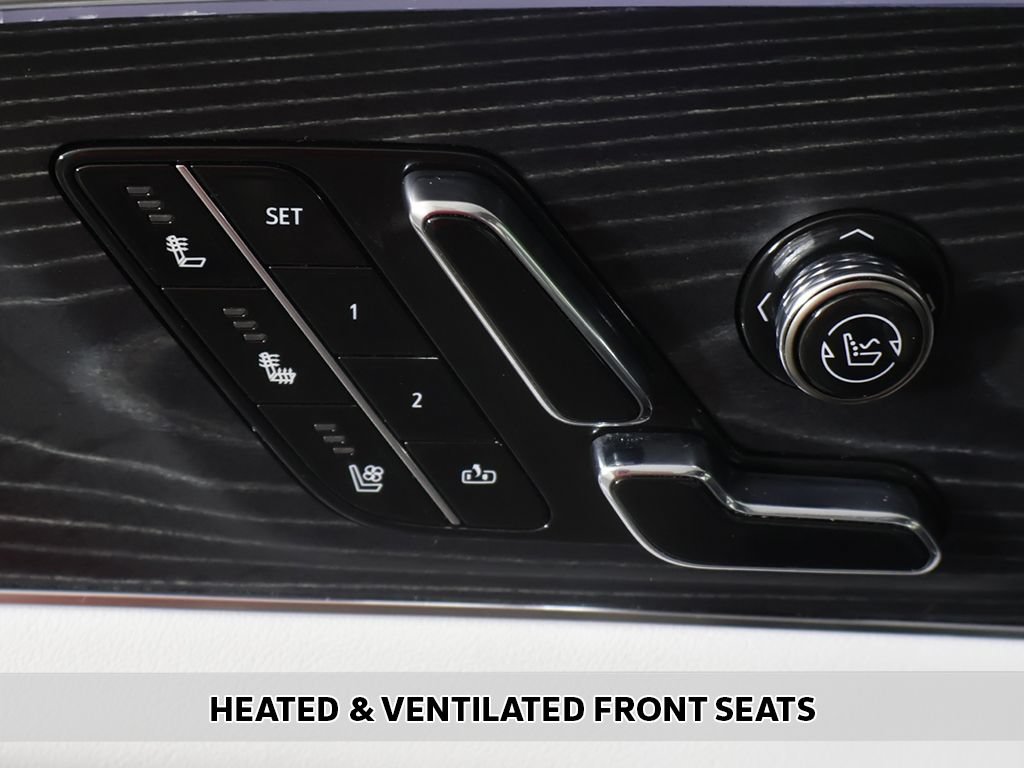 Used 2024 Cadillac Lyriq Sport RWD image 11