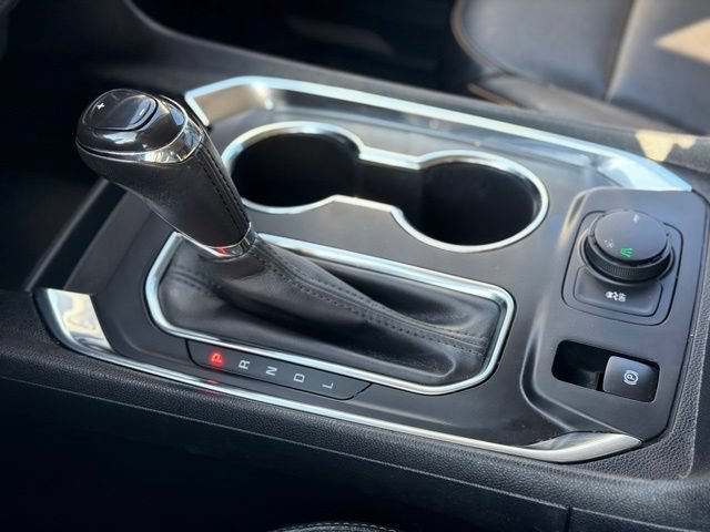 Used 2019 Chevrolet Traverse LT w/ LPO, Floor Liner Package FWD image 16