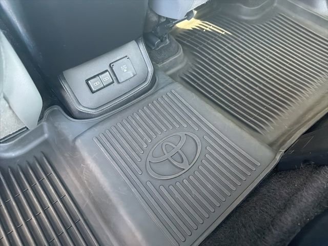 Used 2024 Toyota Highlander Platinum image 23