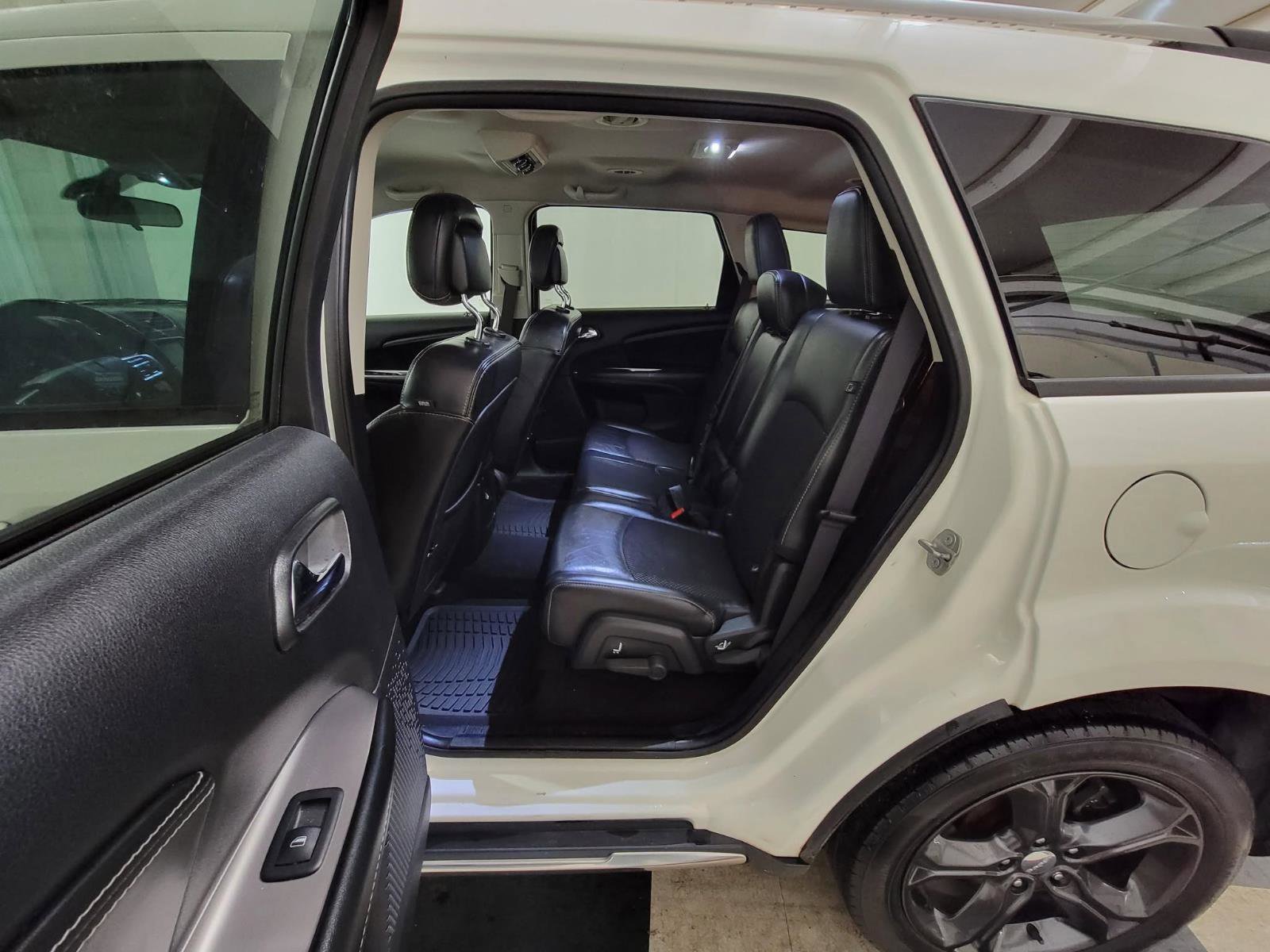 Used 2018 Dodge Journey Crossroad image 17