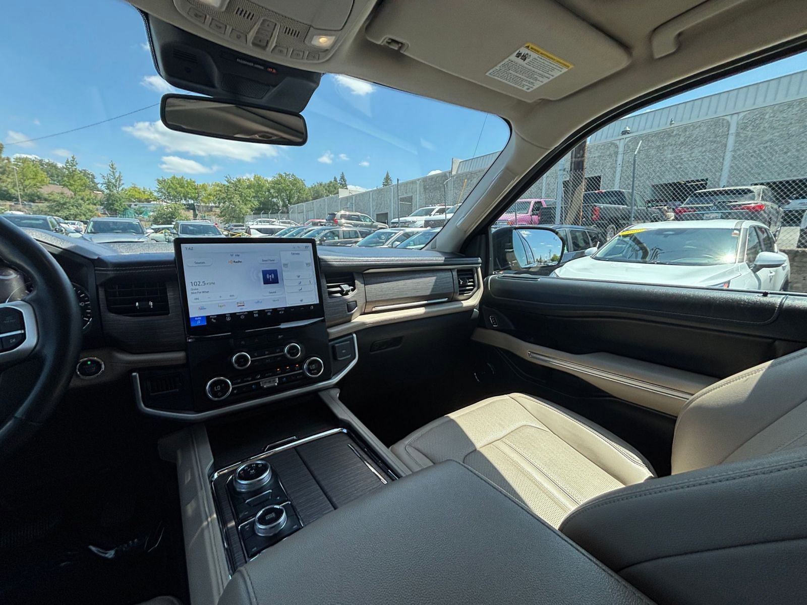 Used 2024 Ford Expedition Max Limited AWD/4WD image 40