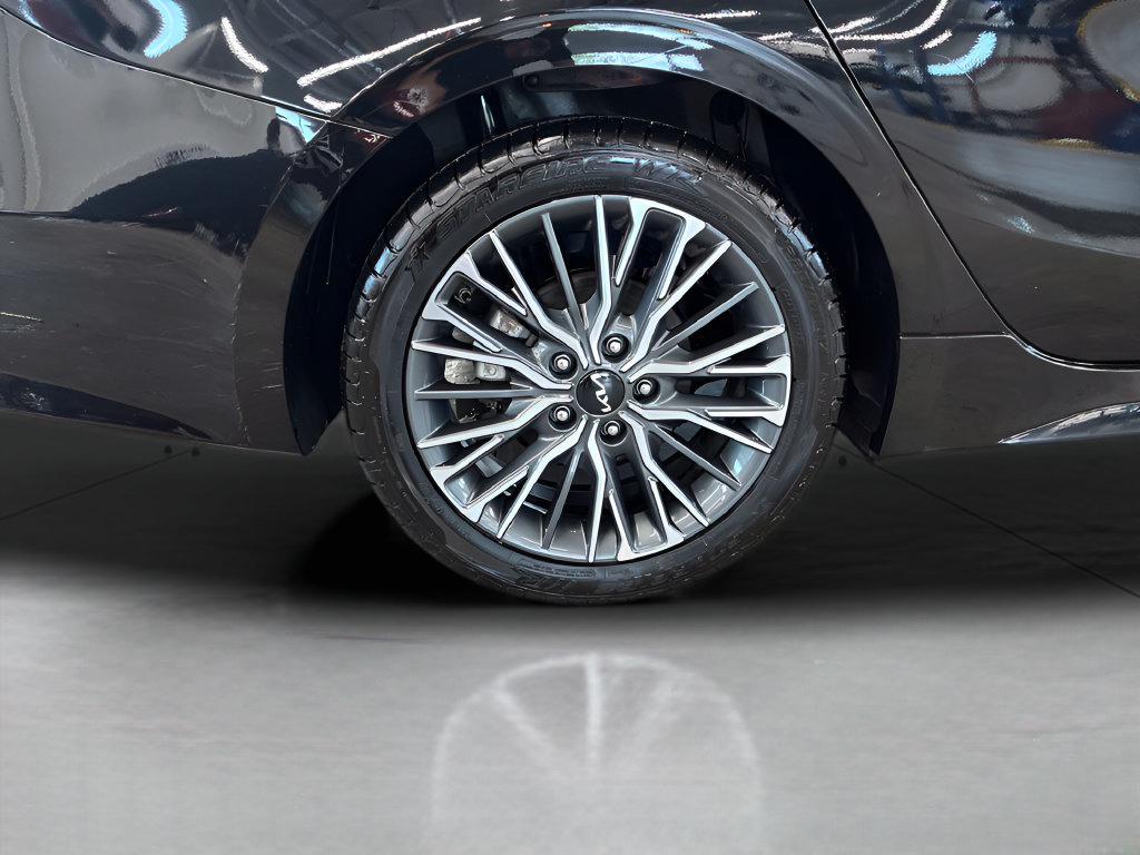 Certified 2023 Kia Forte GT-Line FWD image 16