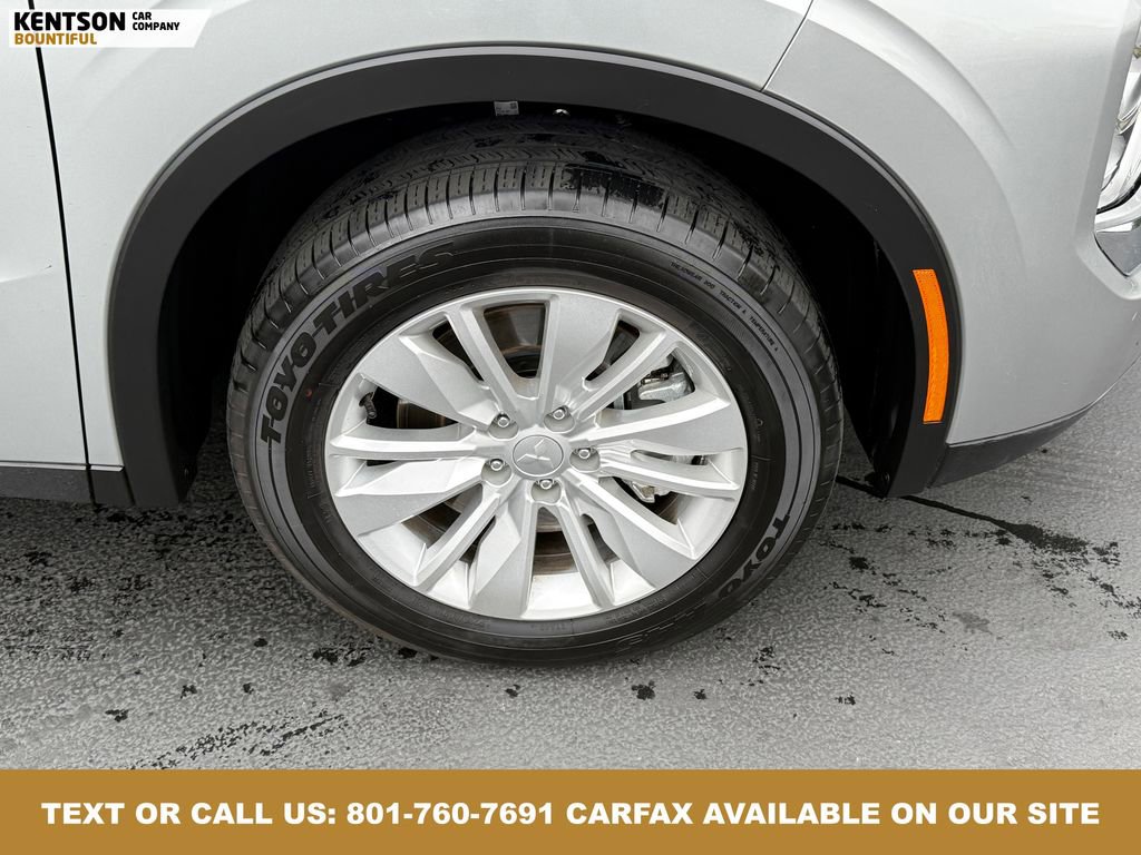 Used 2025 Mitsubishi Outlander ES image 15