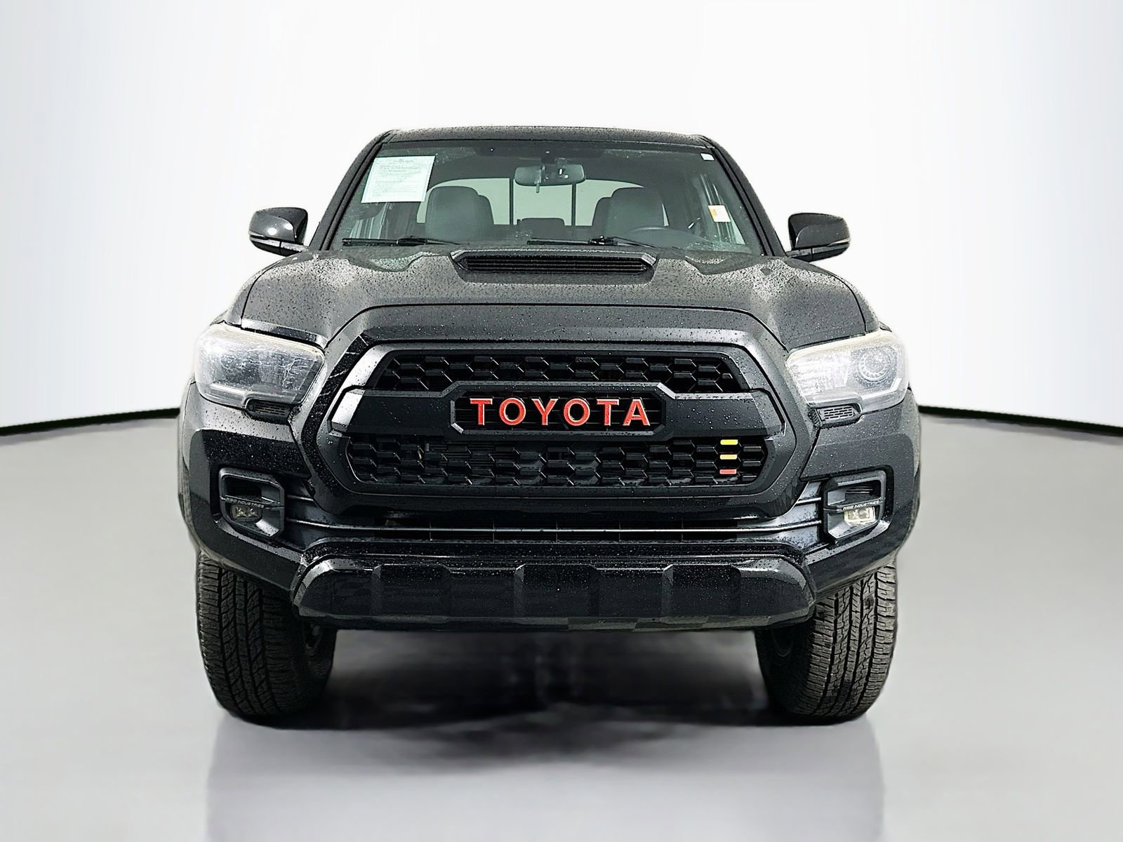 Used 2017 Toyota Tacoma TRD Off-Road AWD/4WD image 3