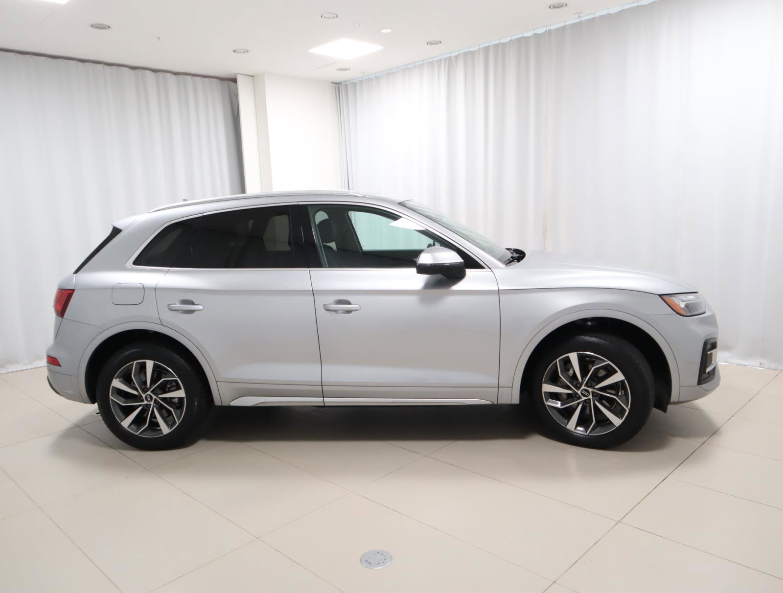 Used 2021 Audi Q5 2.0T Premium w/ Convenience Package AWD/4WD image 6