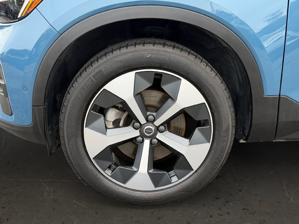 Certified 2024 Volvo XC40 B5 Plus w/ Climate Package AWD/4WD image 27