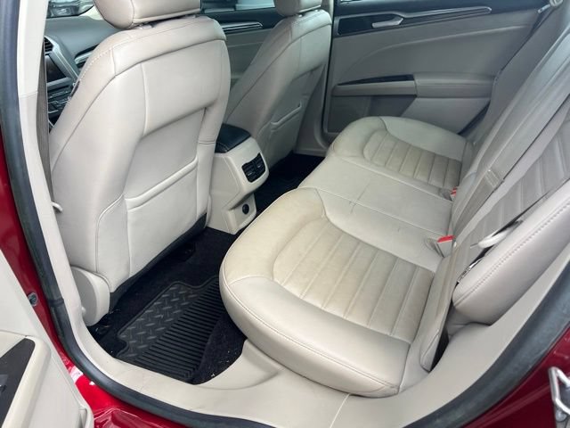 Used 2018 Ford Fusion SE w/ Fusion SE Technology Package FWD image 9