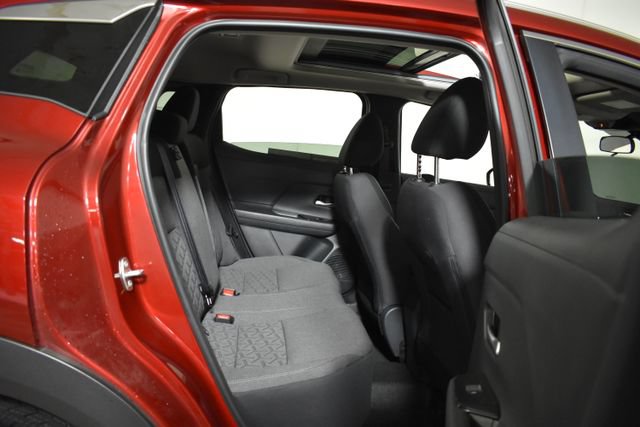 Certified 2025 Nissan Kicks SV w/ SV Premium Package AWD/4WD image 28