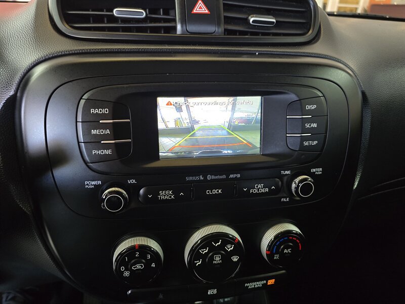 Used 2016 Kia Soul + FWD image 19
