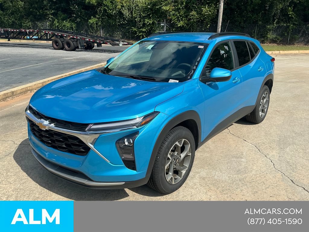 Used 2025 Chevrolet Trax LT FWD image 1