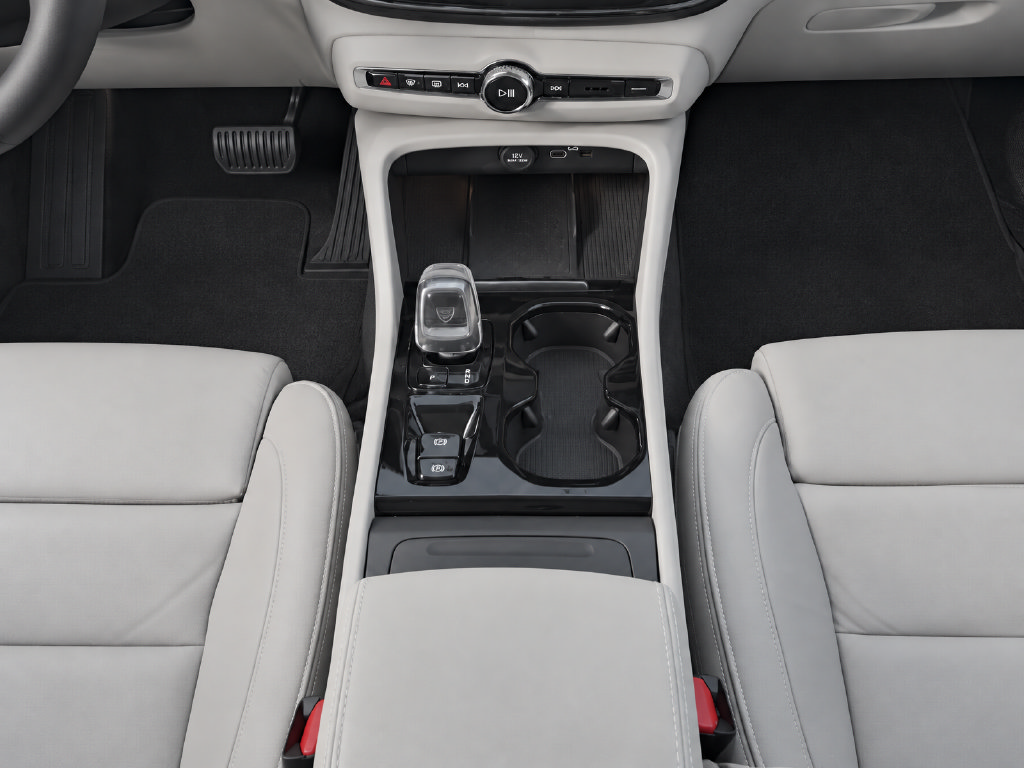 Certified 2023 Volvo XC40 B4 Ultimate w/ Protection Package Premier FWD image 14