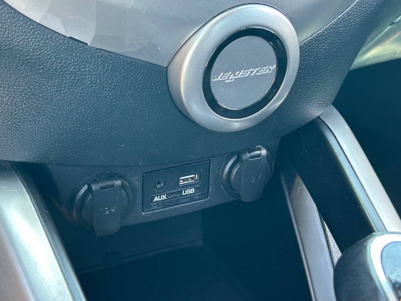 Used 2017 Hyundai Veloster FWD image 32