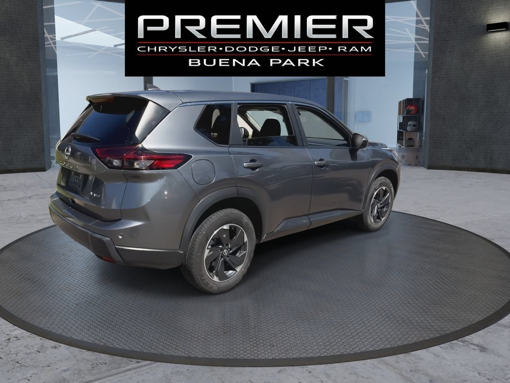 Used 2024 Nissan Rogue SV AWD/4WD image 8