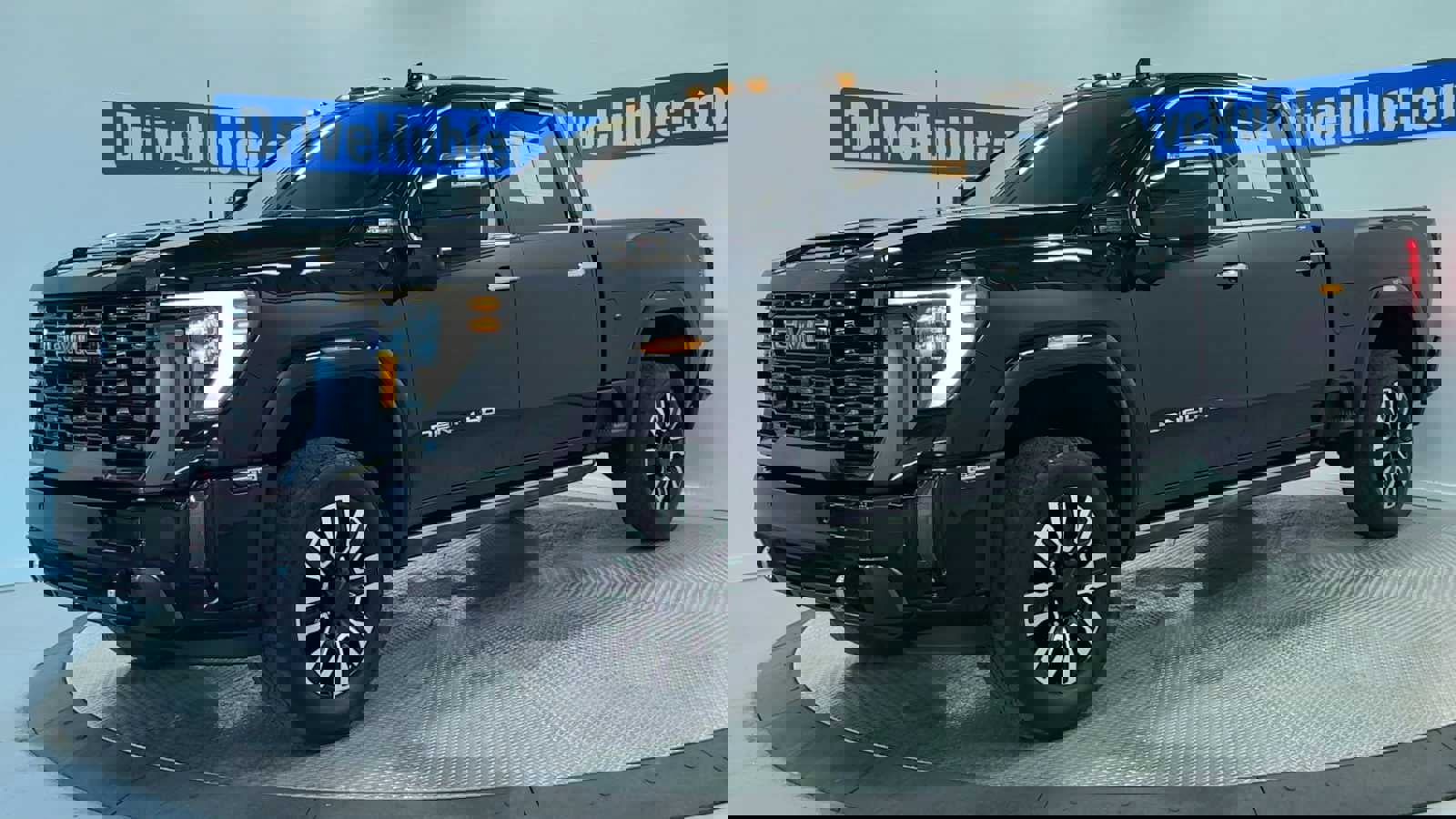 Used 2024 GMC Sierra 2500 Denali Ultimate image 3