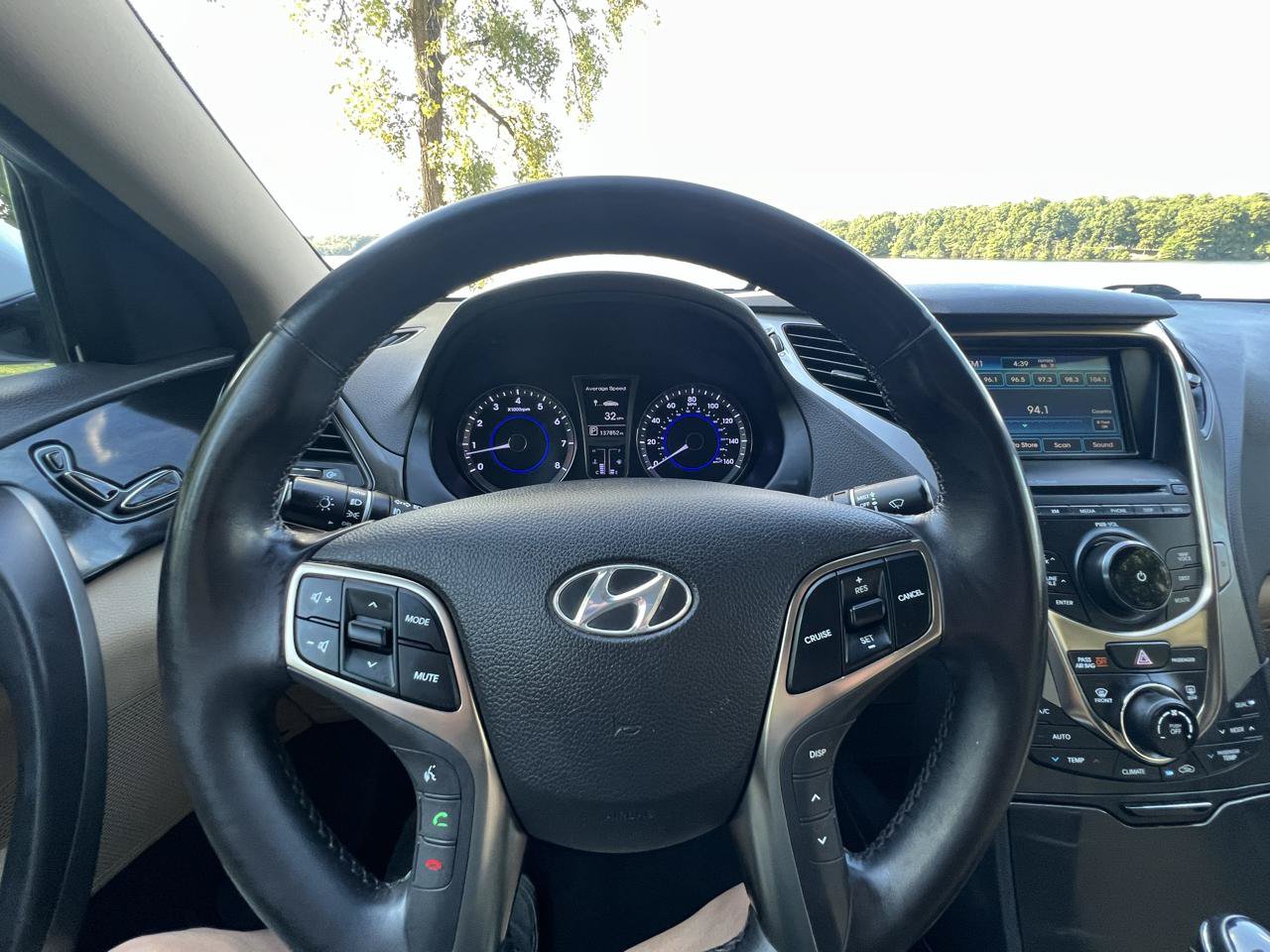 Used 2013 Hyundai Azera FWD image 12