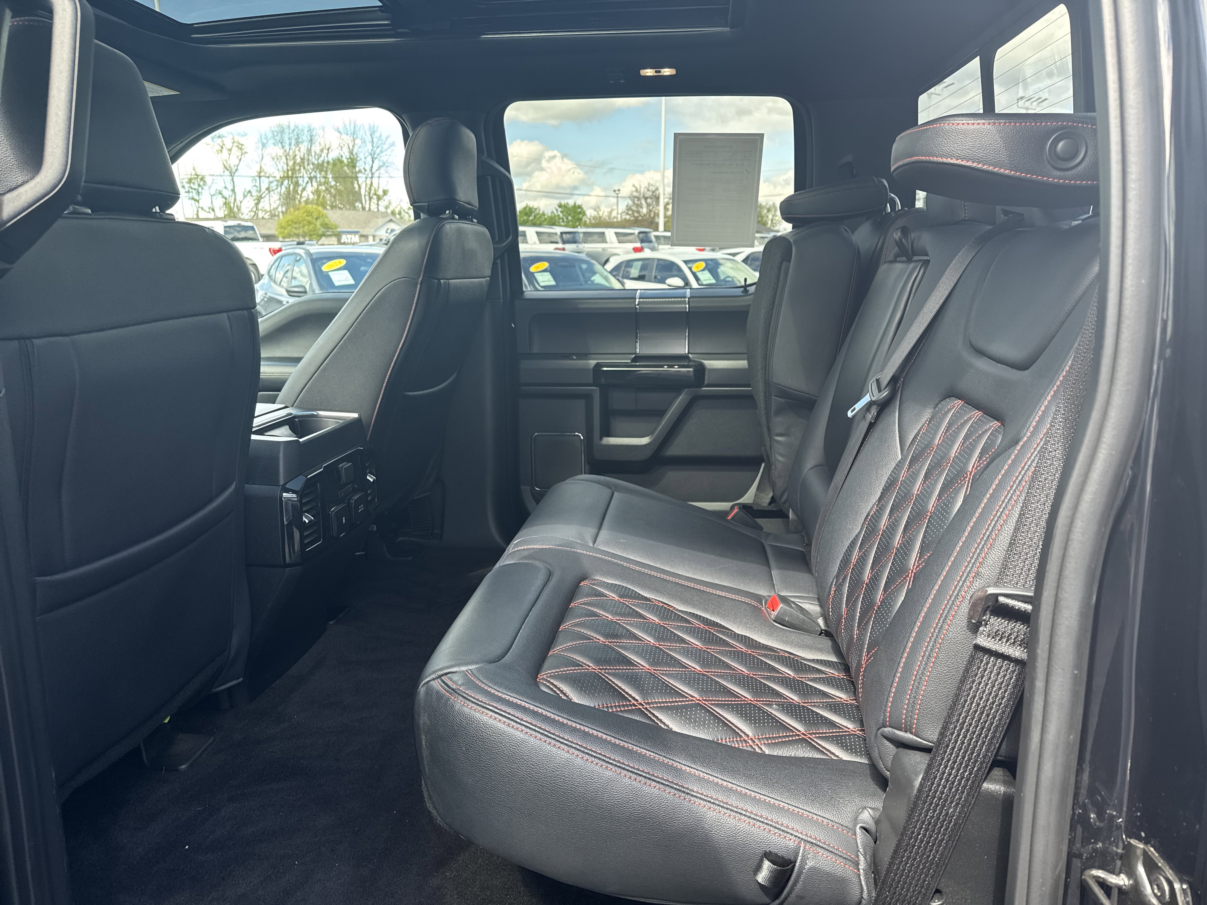 Used 2019 Ford F150 Lariat w/ Equipment Group 502A Luxury AWD/4WD image 4