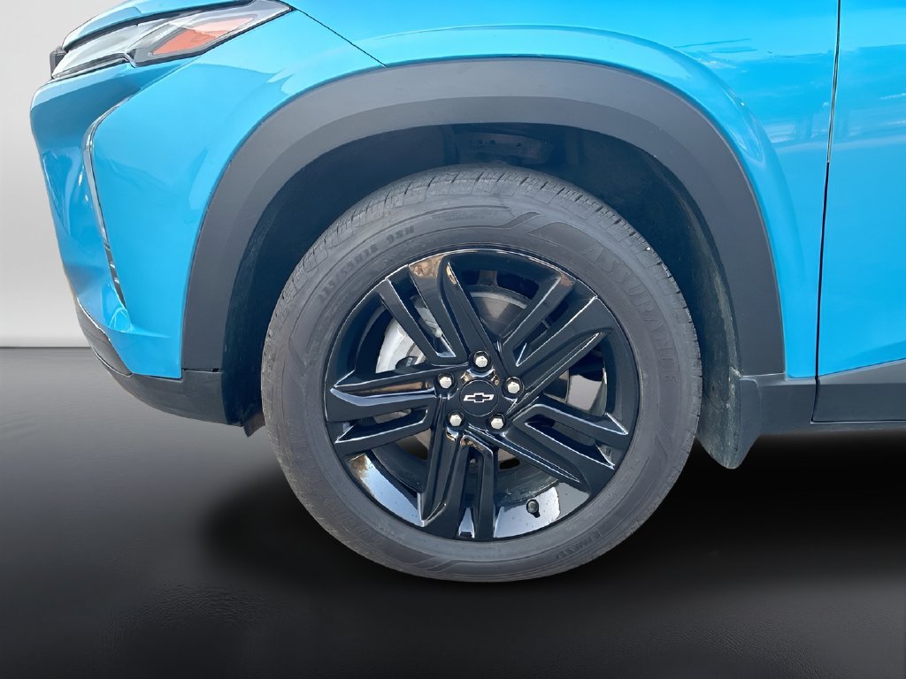 Used 2025 Chevrolet Trax ACTIV w/ Sunroof Package FWD image 28