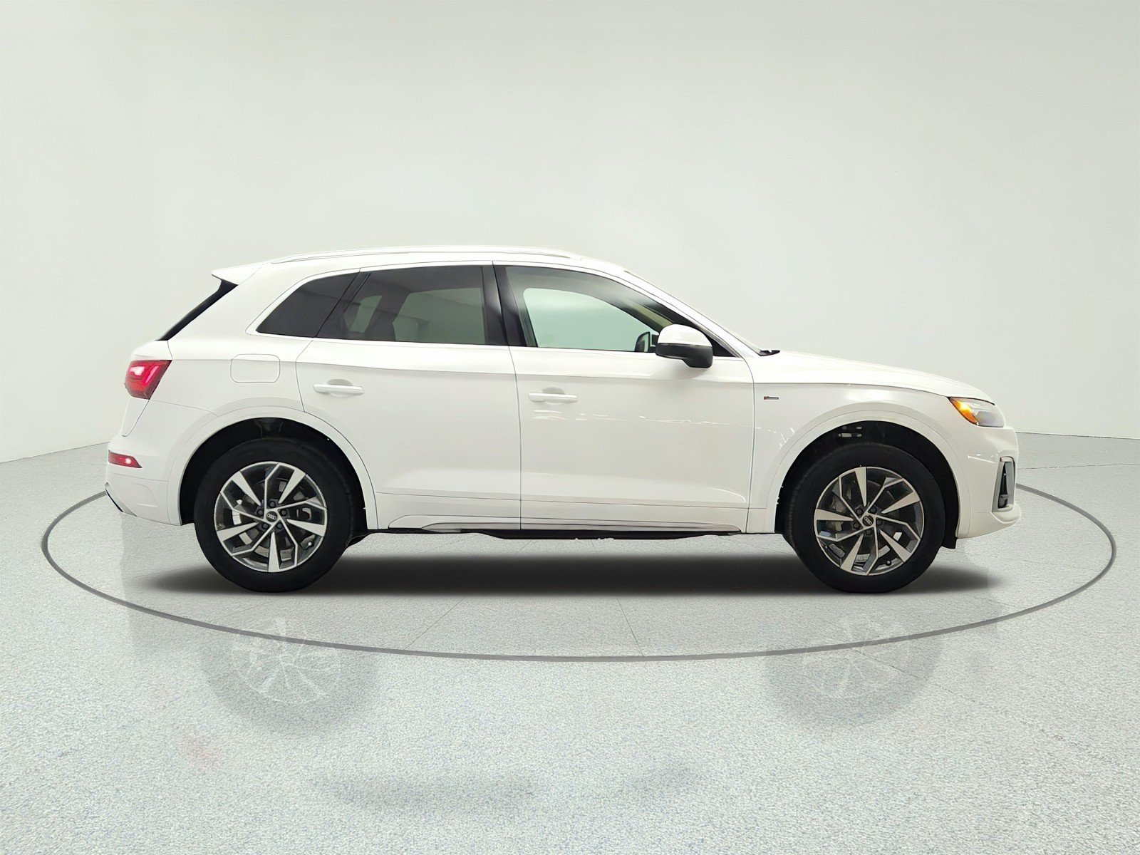 Used 2023 Audi Q5 2.0T Premium w/ Convenience Package AWD/4WD image 4