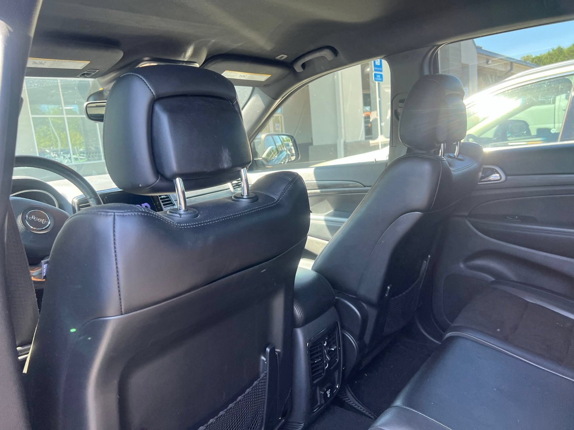Used 2020 Jeep Grand Cherokee Altitude RWD image 11