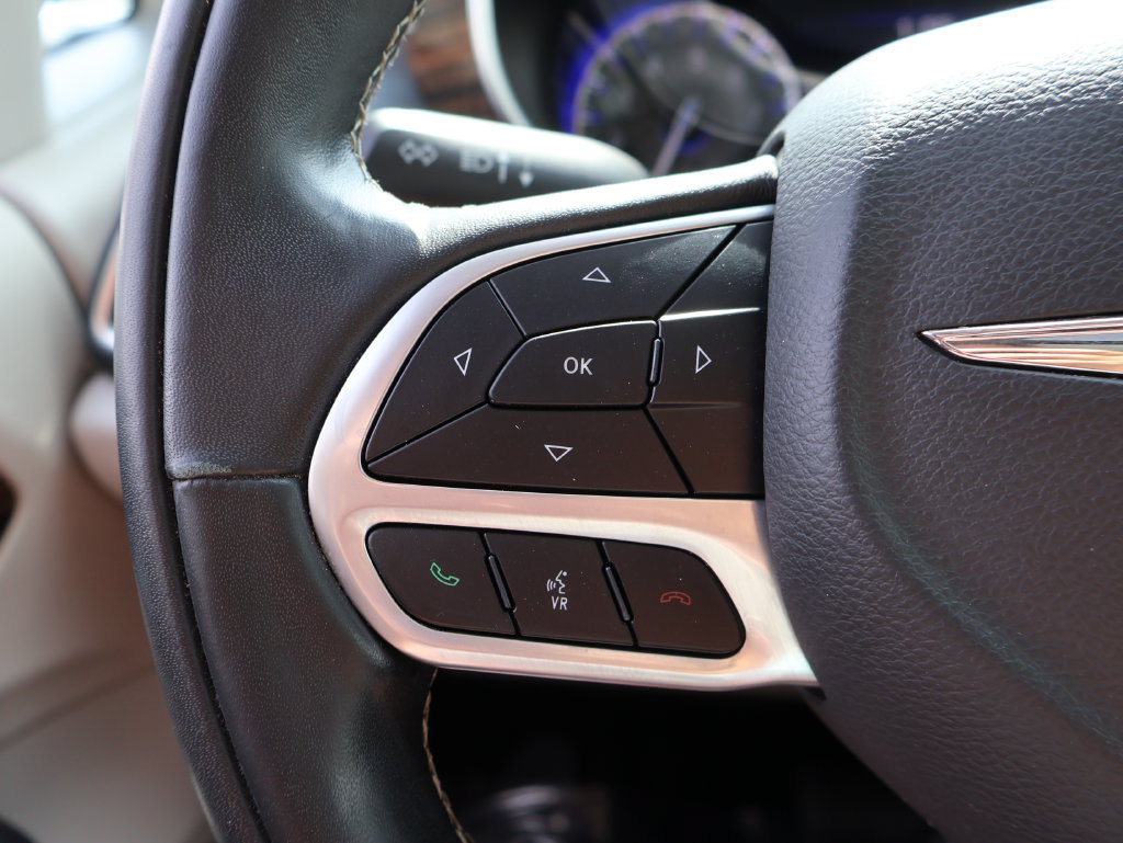 Used 2022 Chrysler Pacifica Limited FWD image 27