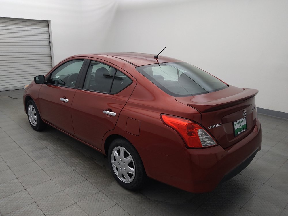 Used 2019 Nissan Versa SV FWD image 5