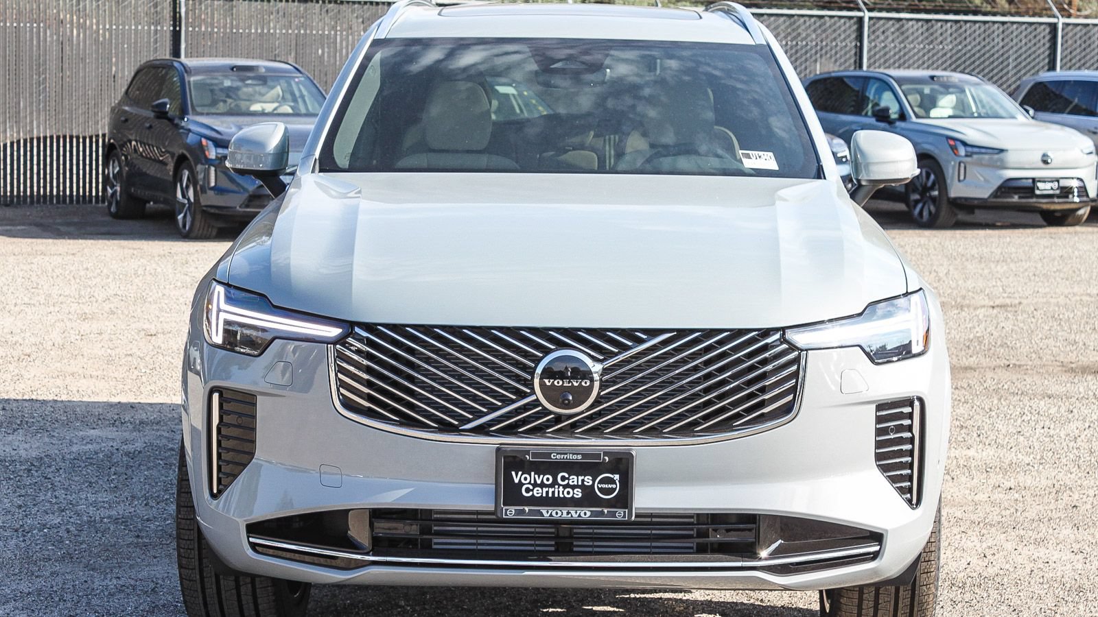 New 2026 Volvo XC90 T8 Plus w/ Protection Package Premier AWD/4WD image 2