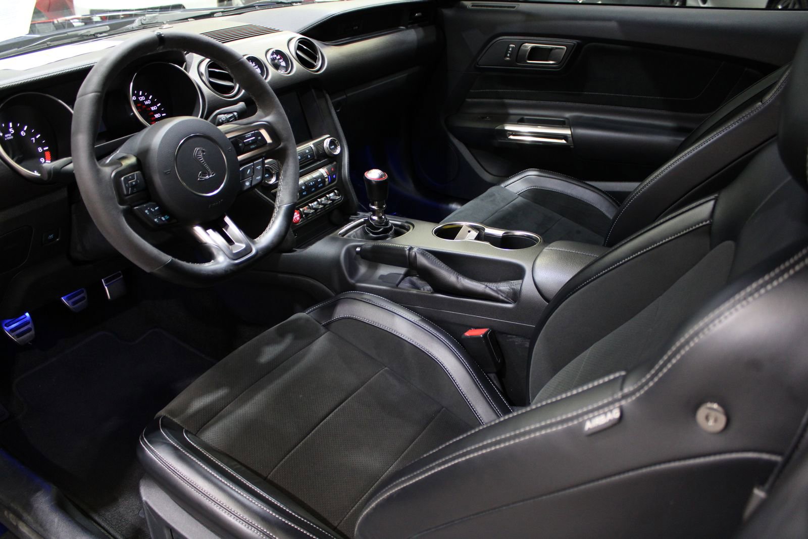 Used 2016 Ford Mustang Shelby GT350 w/ Technology Package image 17