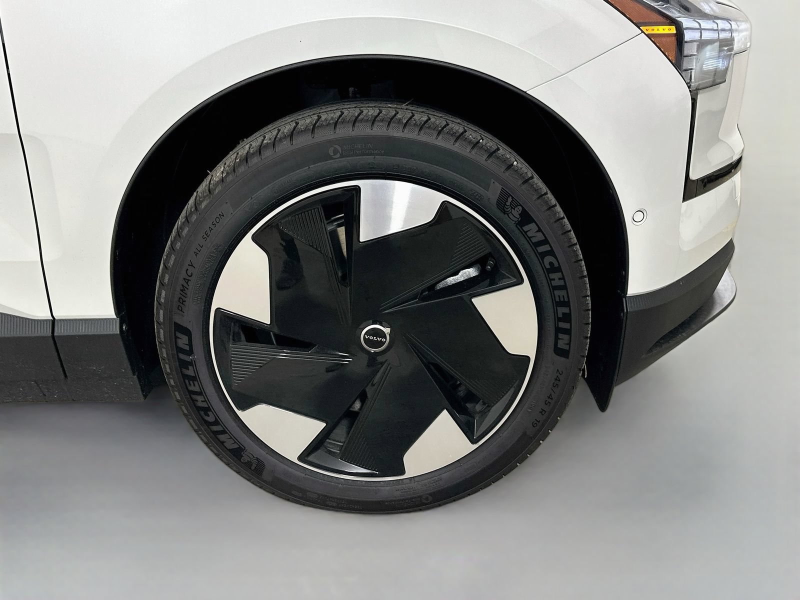 New 2026 Volvo EX30 Ultra w/ Protection Package AWD/4WD image 10