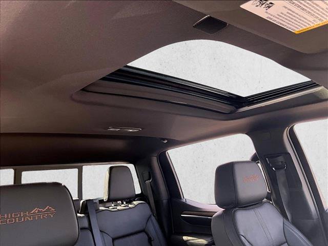 Used 2024 Chevrolet Silverado 1500 High Country w/ High Country Premium Package AWD/4WD image 17