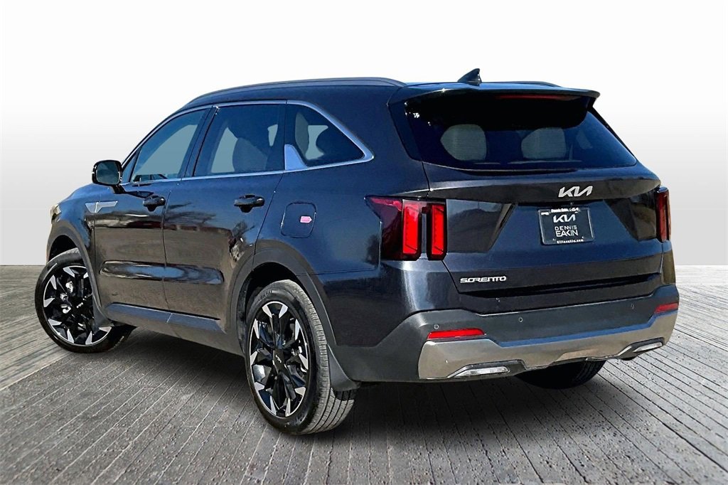 Certified 2025 Kia Sorento EX w/ Panoramic Sunroof Package image 12